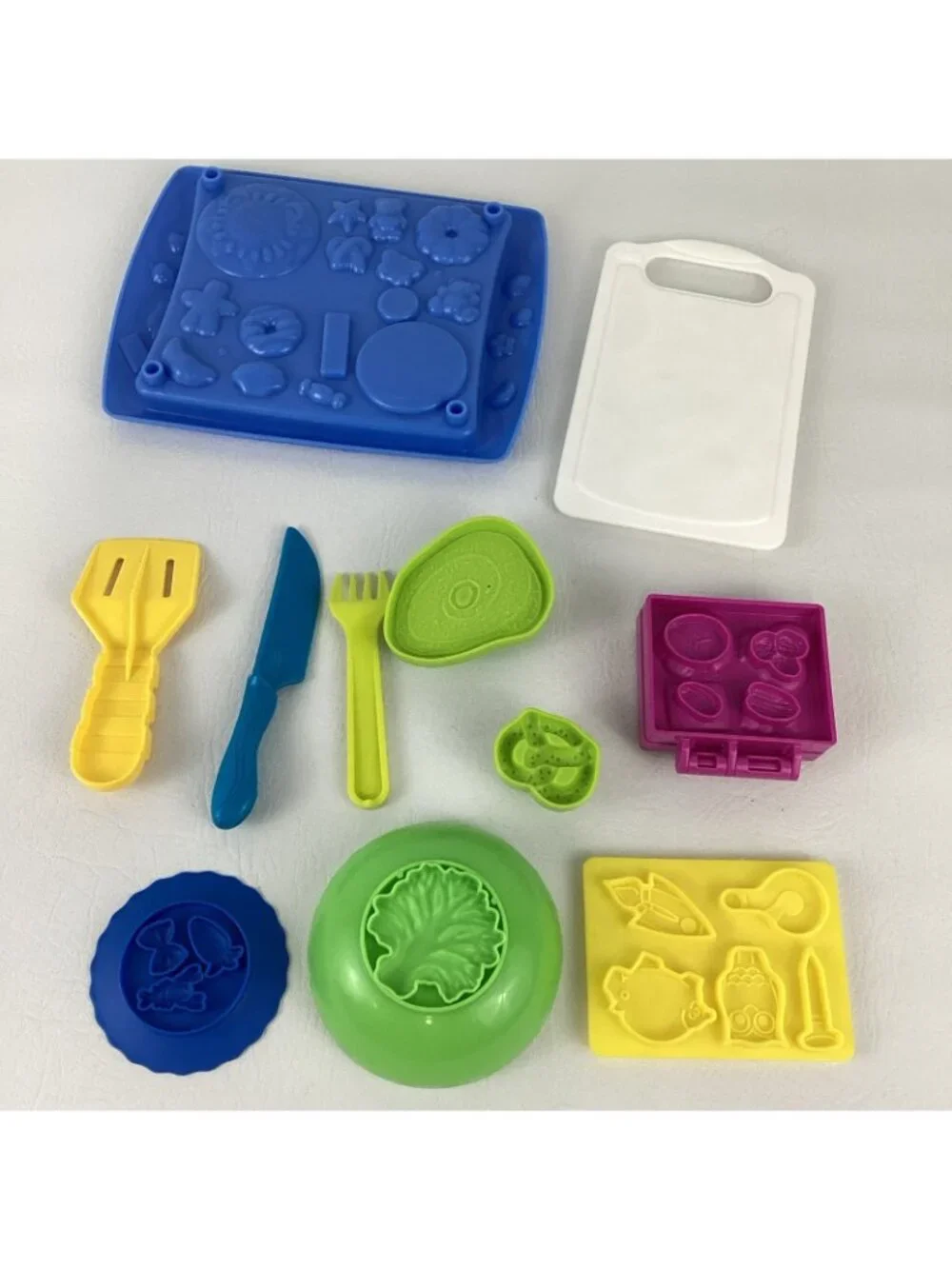 Play Doh Kitchen Creations Bundle Modeling Clay Molds Food Tray Utensils Lot